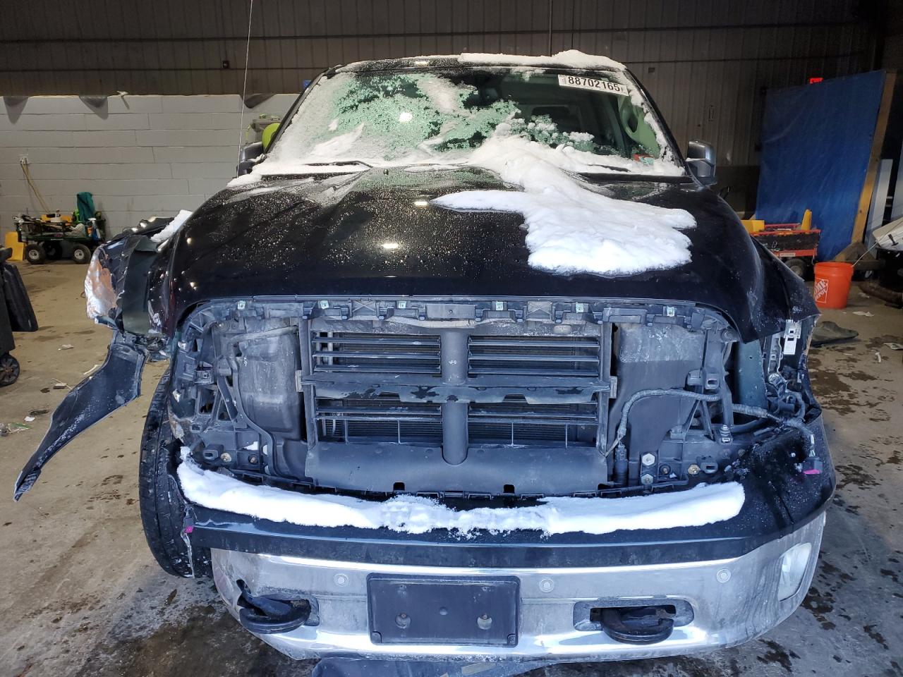 2017 RAM 1500 VIN 1C6RR7JT3HS640354 Copart auction photo, side / front end damage thumbnail 5