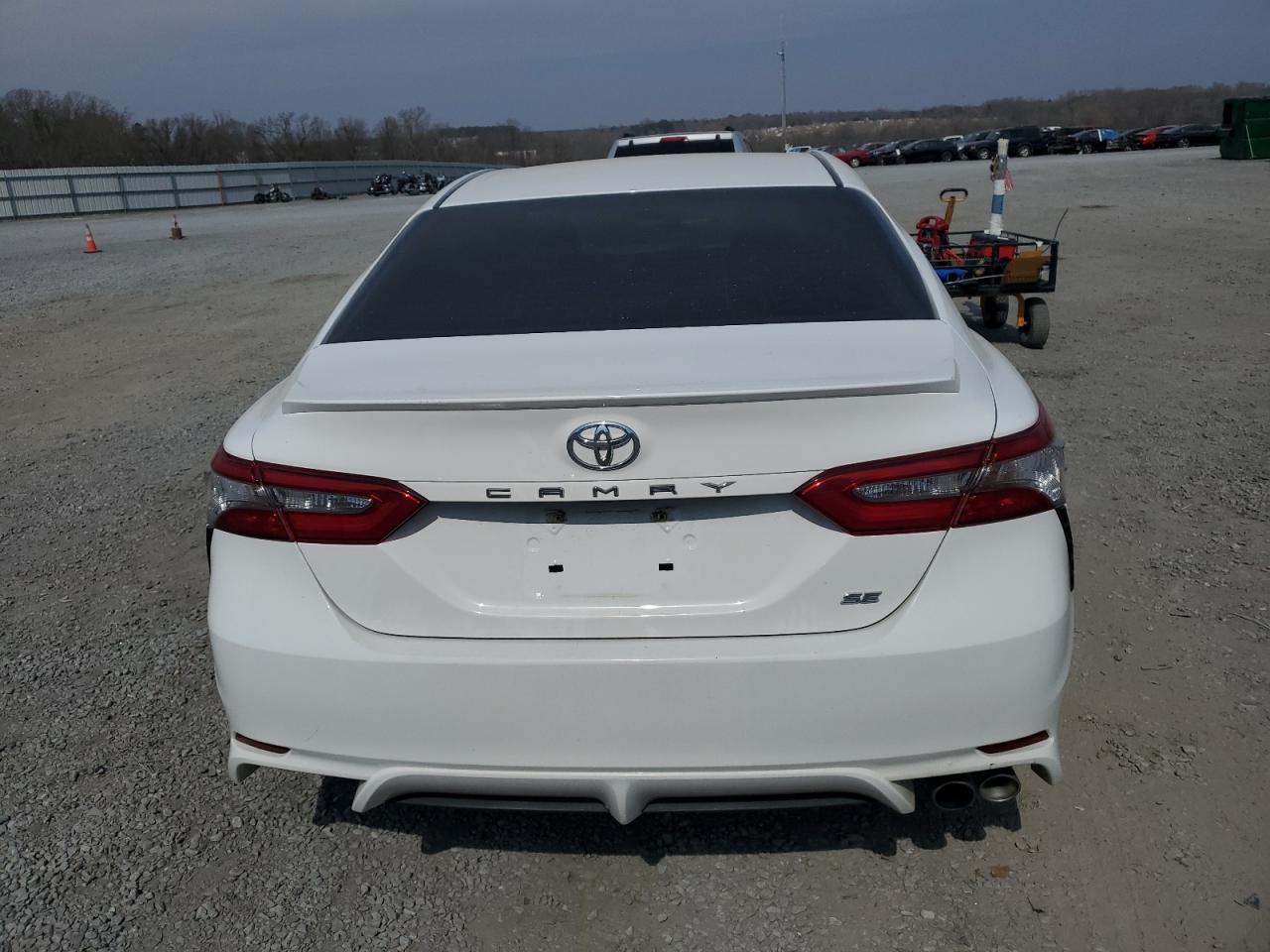 2018 Toyota Camry VIN 4T1B11HK7JU566065 Copart auction photo, front end / side damage thumbnail 6