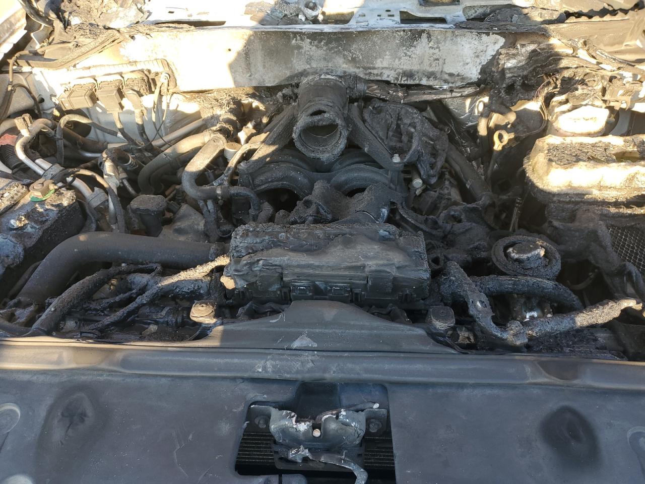 2013 Ford Expedition VIN 1FMJU2A58DEF30784 Copart auction photo, burn damage thumbnail 12