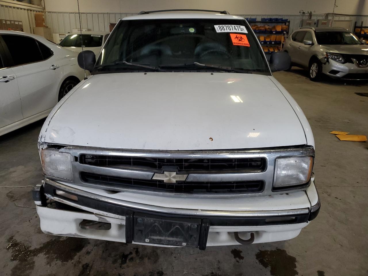 1996 Chevrolet Blazer VIN 1GNDT13W7T2212358 Copart auction photo, front end damage thumbnail 5
