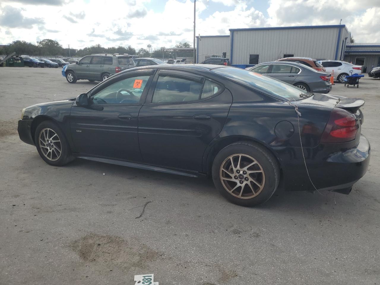 2005 Pontiac Grand Prix VIN 2G2WR544751210430 Copart auction photo, normal wear damage thumbnail 2