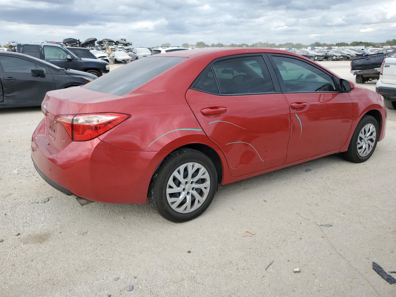 2018 Toyota Corolla VIN 5YFBURHE4JP846656 Copart auction photo, side / minor dent/scratches damage thumbnail 3
