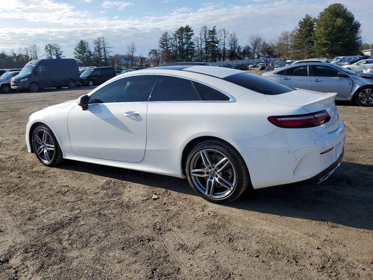2018 Mercedes-Benz E-klasse VIN WDD1J6GB6JF025954 Copart auction photo, minor dent/scratches damage thumbnail 2