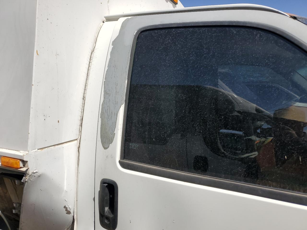 2003 Chevrolet Express VIN 1GBJG31U031225864 Copart auction photo, side damage thumbnail 10