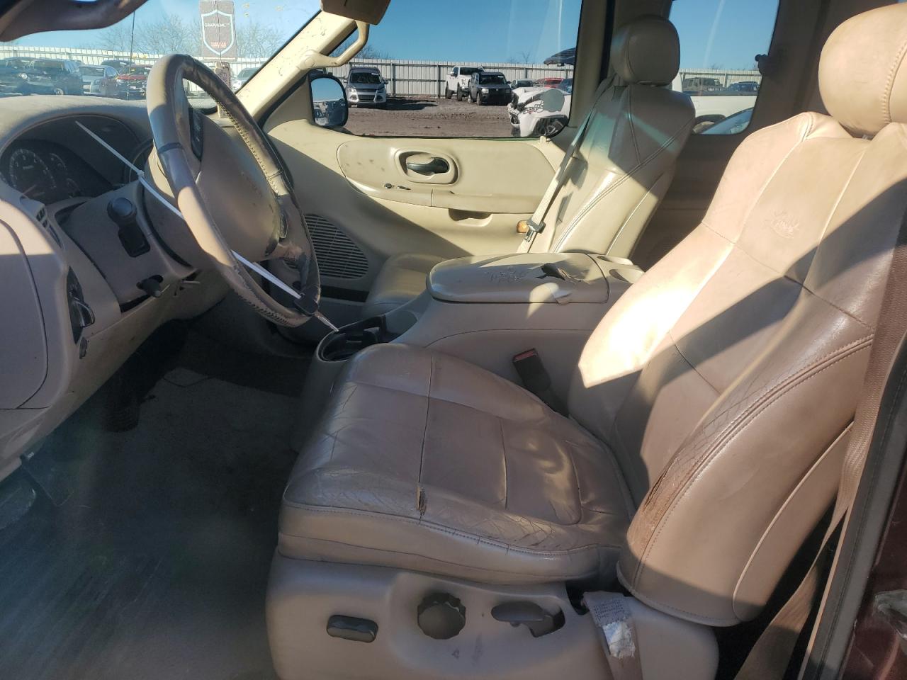 2001 Ford F-150 VIN 1FTRX18L31NA63783 Copart auction photo, front end damage thumbnail 7