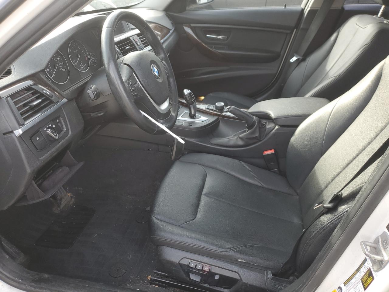 2015 BMW 3er VIN WBA3B3G57FNT18216 Copart auction photo, minor dent/scratches damage thumbnail 7