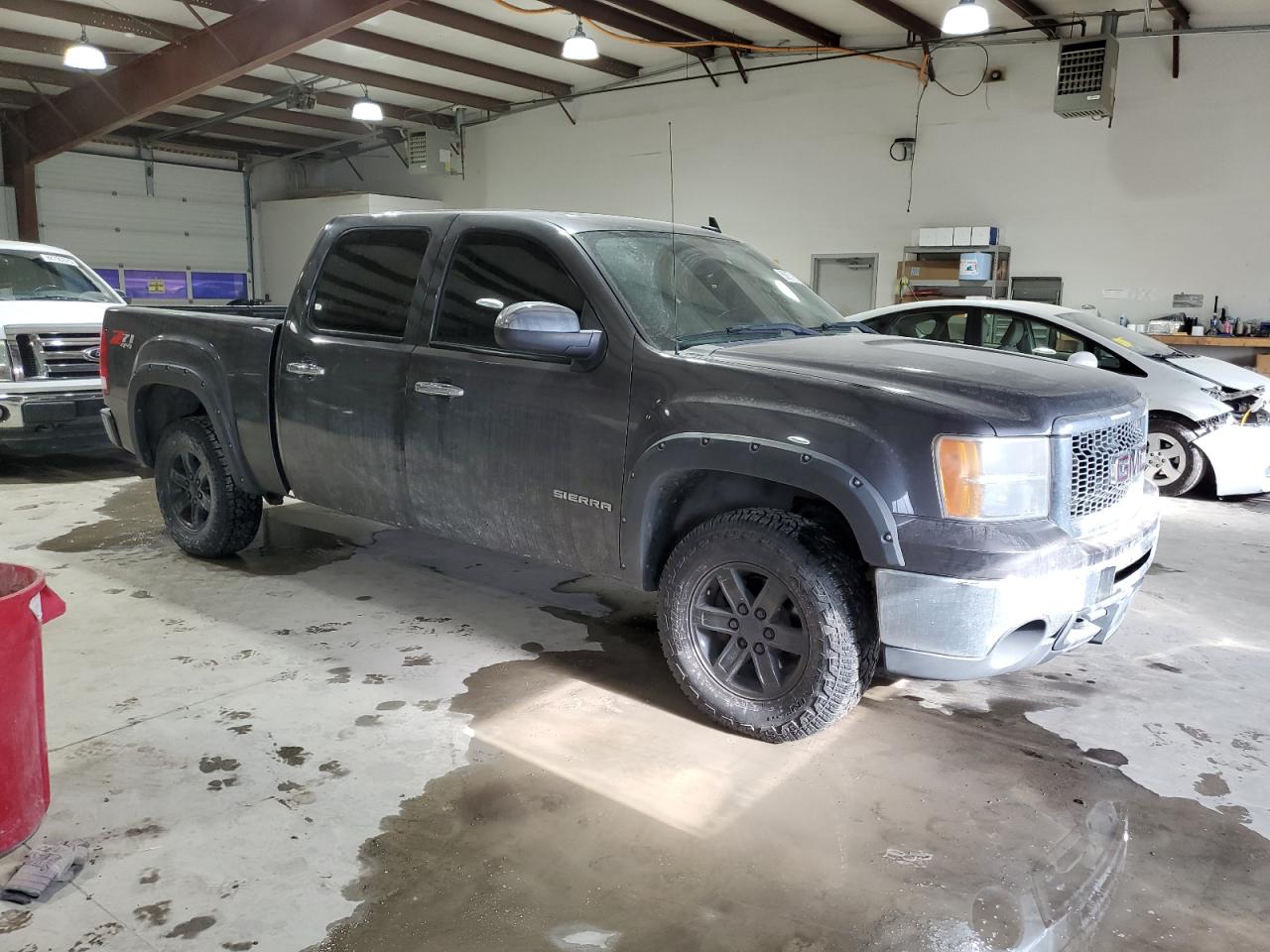 2010 GMC Sierra VIN 3GTRKVE39AG266647 Copart auction photo, front end damage thumbnail 4