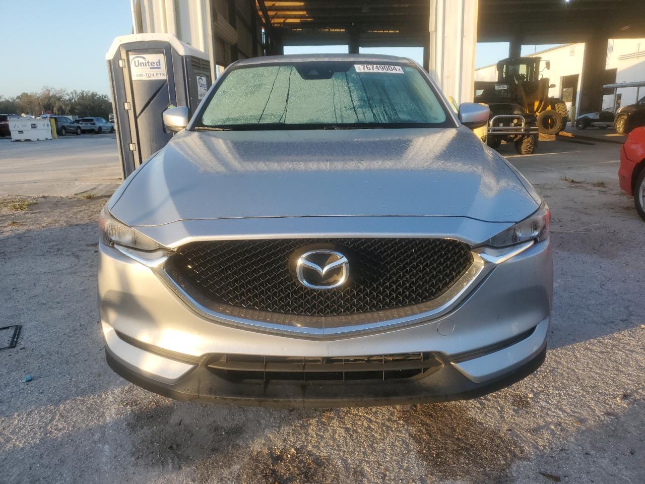 2017 Mazda CX-5 VIN JM3KFACL4H0124794 Copart auction photo, water/flood / minor dent/scratches damage thumbnail 5