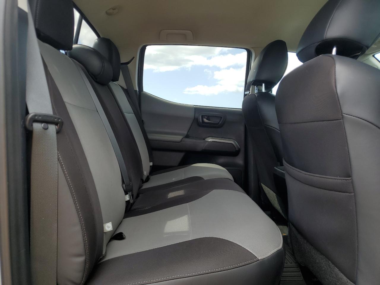 2019 Toyota Tacoma VIN 5TFAZ5CN1KX082863 Copart auction photo, rear end damage thumbnail 10