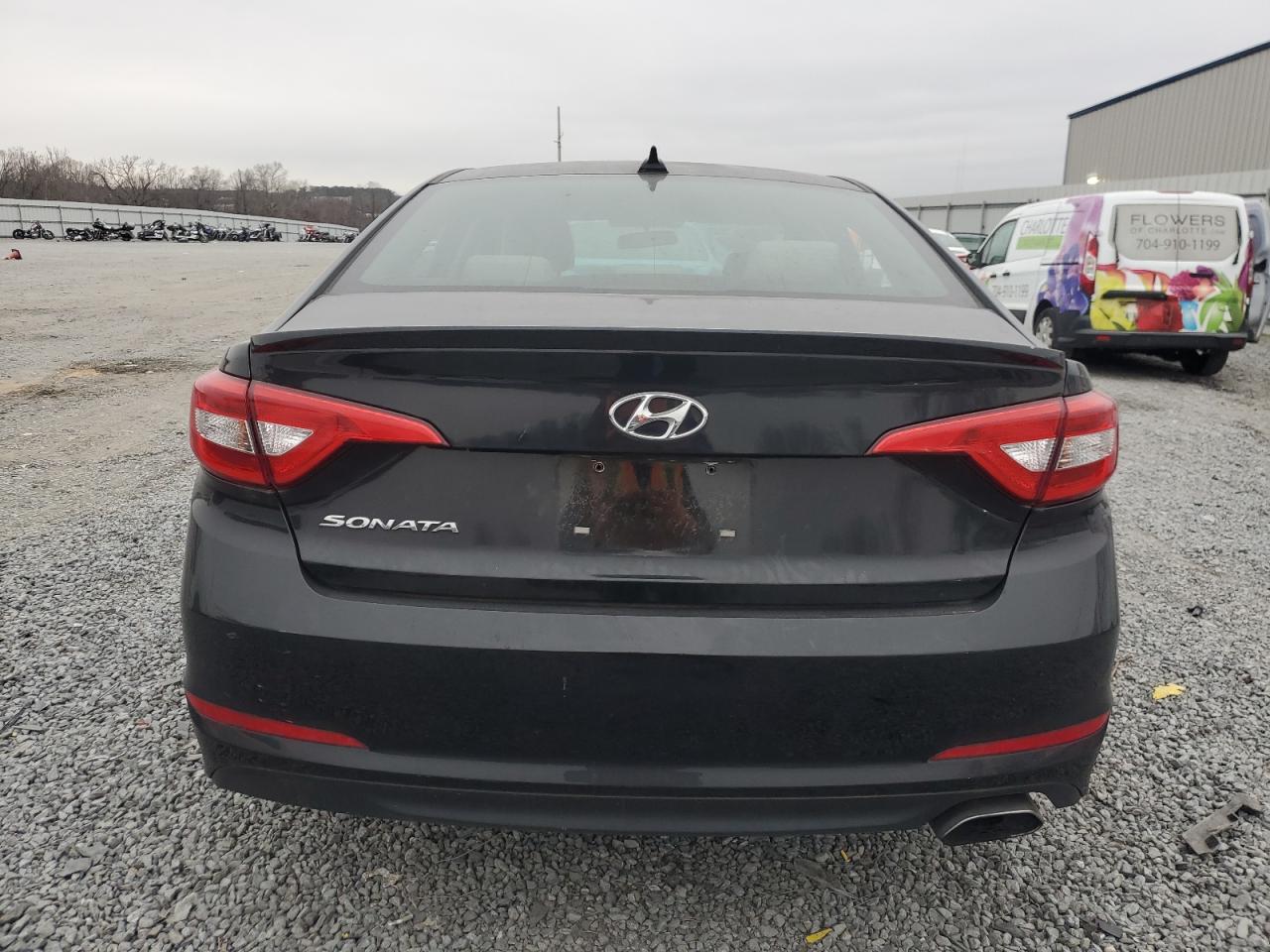 2017 Hyundai Sonata VIN 5NPE24AF0HH474703 Copart auction photo, vandalism damage thumbnail 6