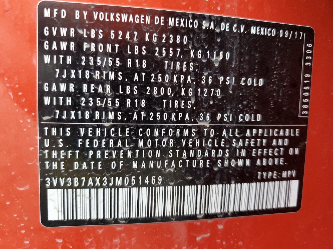 2018 Volkswagen Tiguan VIN 3VV3B7AX3JM051469 Copart auction photo, side / front end damage thumbnail 13