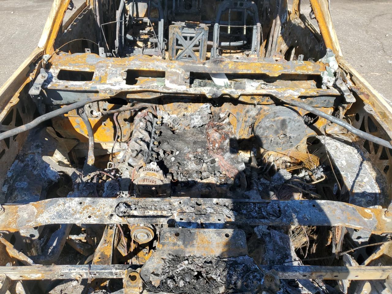 2018 Chevrolet Silverado VIN 3GCUKREC6JG453085 Copart auction photo, burn damage thumbnail 12