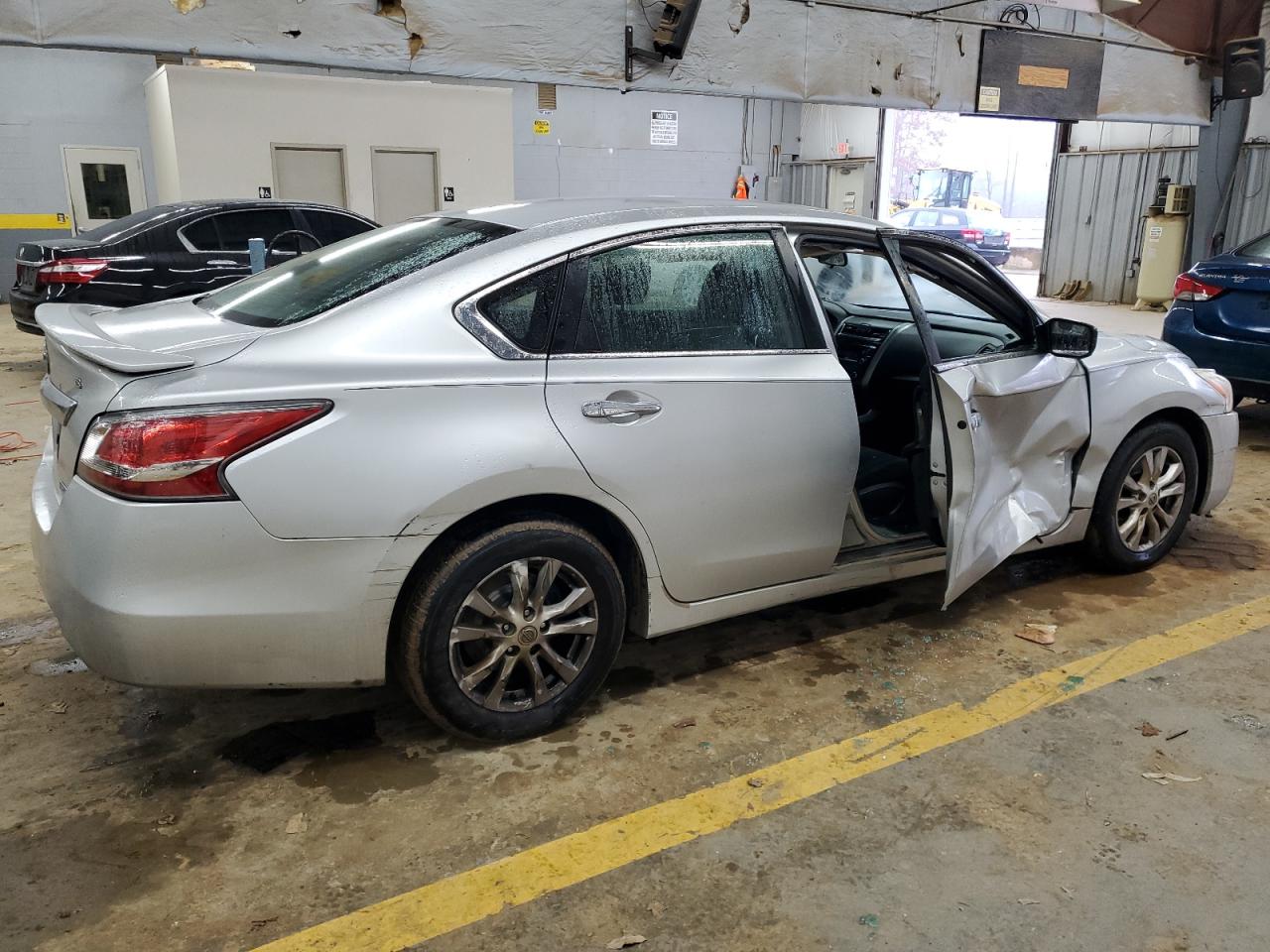 2014 Nissan Altima VIN 1N4AL3AP2EC147439 Copart auction photo, side damage thumbnail 3
