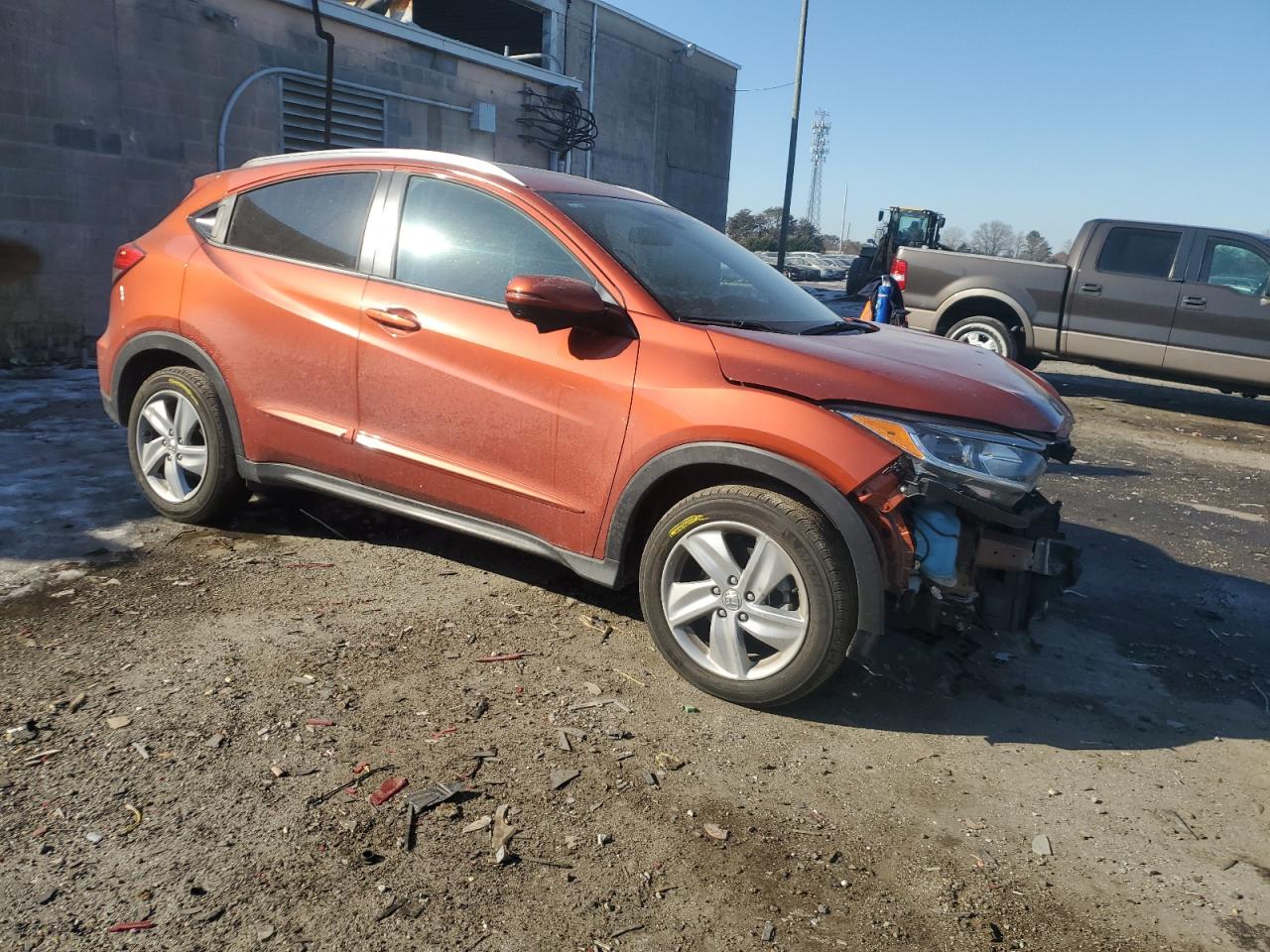 2020 Honda HR-V VIN 3CZRU6H57LM735262 Copart auction photo, front end / minor dent/scratches damage thumbnail 4