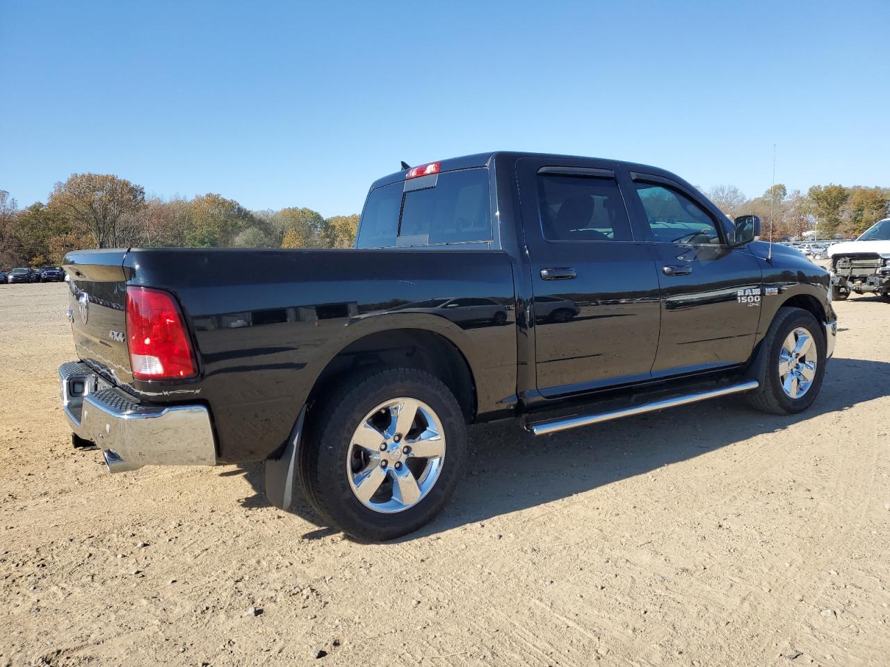 2019 RAM 1500 VIN 1C6RR7LT3KS558936 Copart auction photo, minor dent/scratches damage thumbnail 3