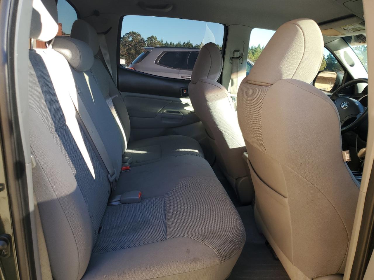 2011 Toyota Tacoma VIN 5TFKU4HN0BX001700 Copart auction photo, rear end damage thumbnail 10