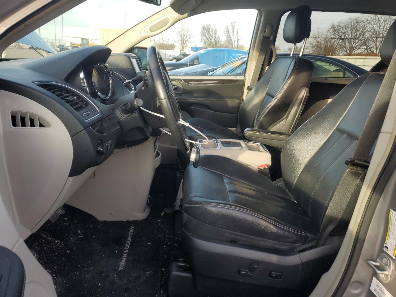2014 Chrysler Town & Country VIN 2C4RC1BG7ER236592 Copart auction photo, front end damage thumbnail 7