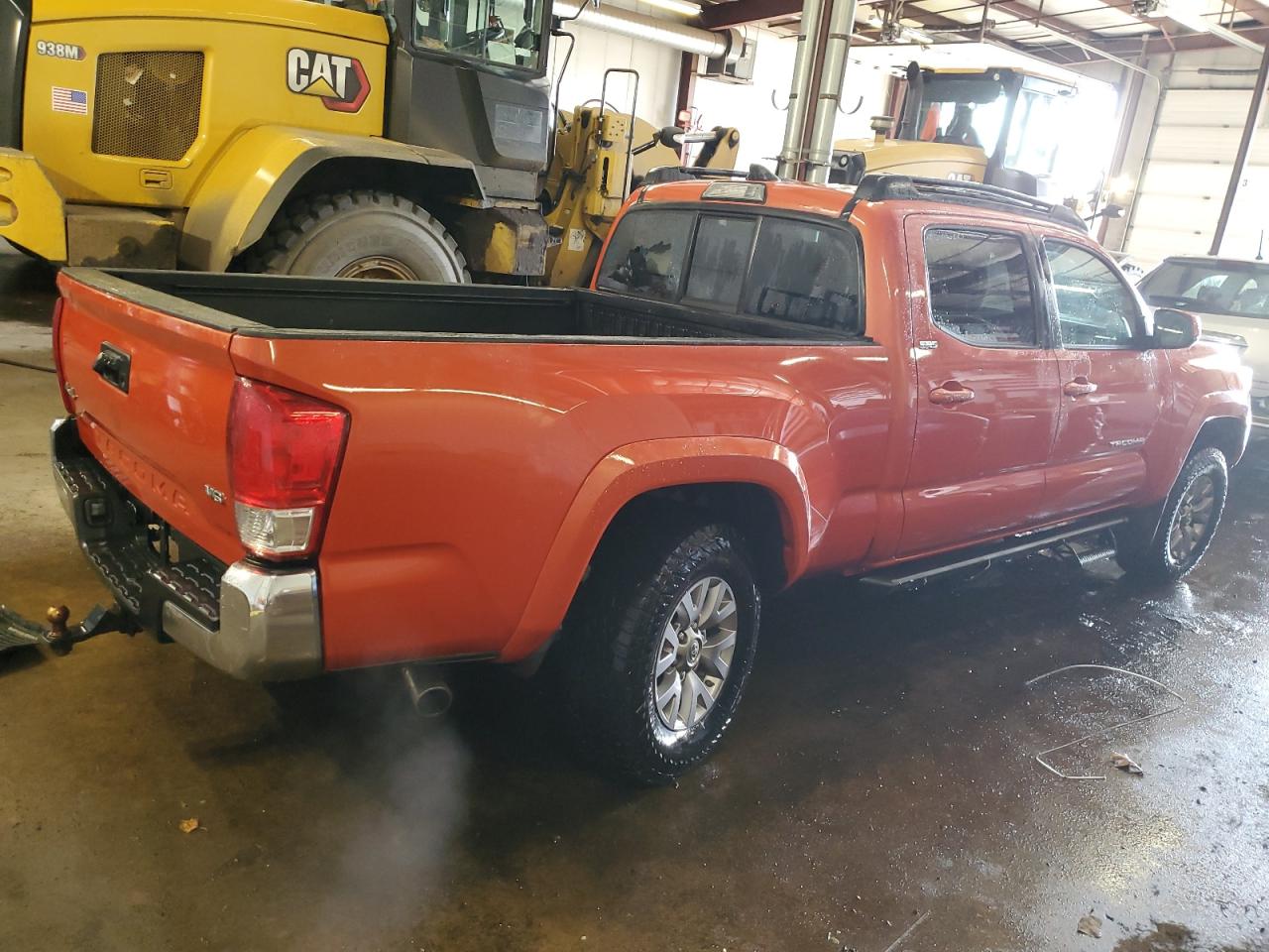 2016 Toyota Tacoma VIN 3TMDZ5BN2GM012252 Copart auction photo, rear end damage thumbnail 3