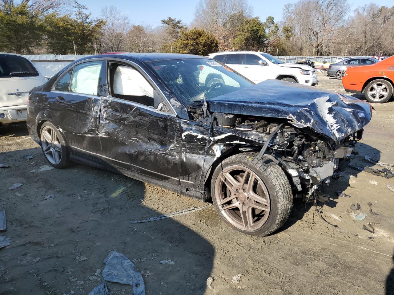2013 Mercedes-Benz C-klasse VIN WDDGF8AB0DR261244 Copart auction photo, mechanical / all over damage thumbnail 4