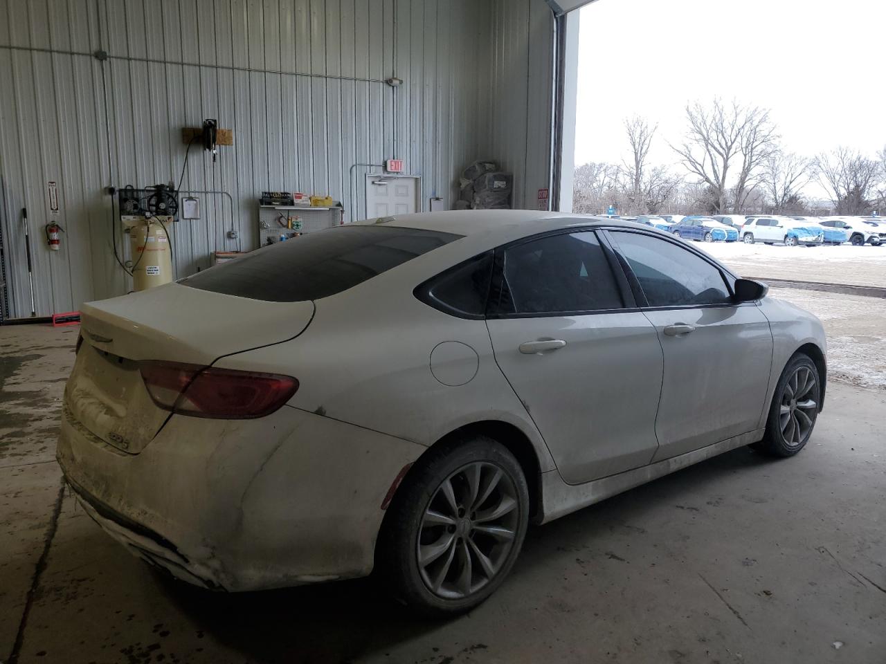 2016 Chrysler 200 VIN 1C3CCCBBXGN129532 Copart auction photo, front end / side damage thumbnail 3