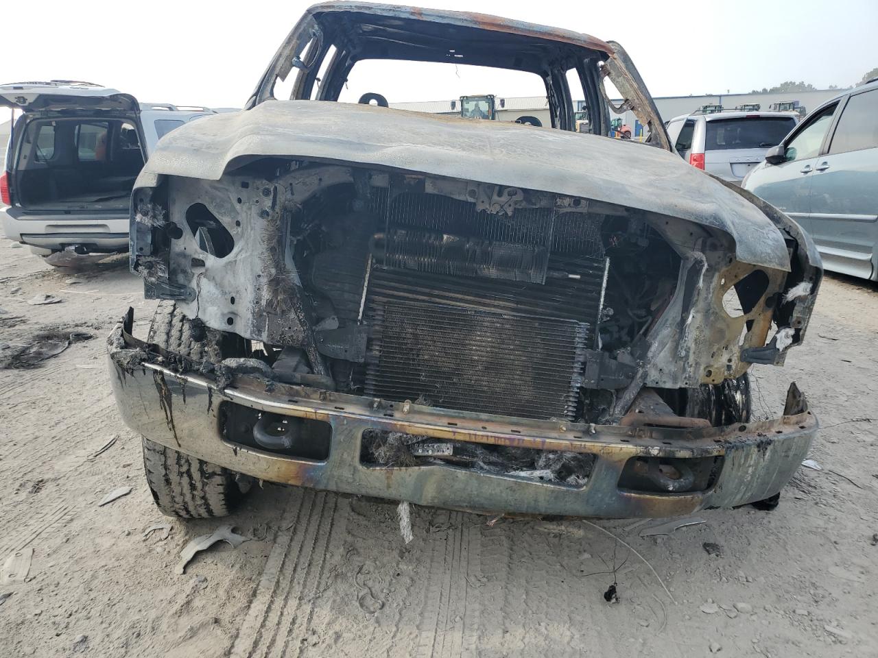 2007 Ford F250 VIN 1FTSW21P97EA05306 copart_com auction photo, burn - engine / burn damage thumbnail 5