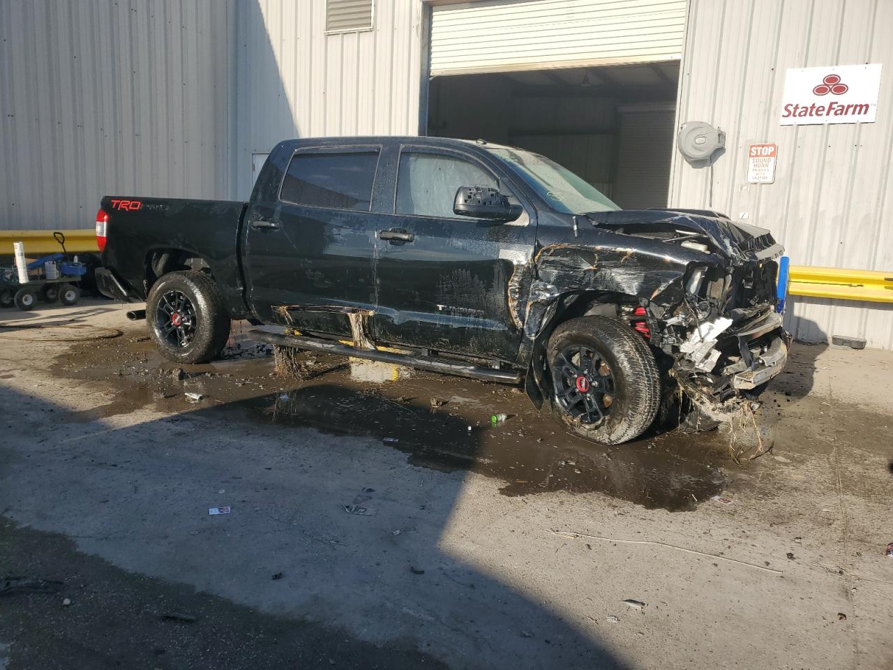 2019 Toyota Tundra VIN 5TFDY5F16KX812047 Copart auction photo, front end / side damage thumbnail 4