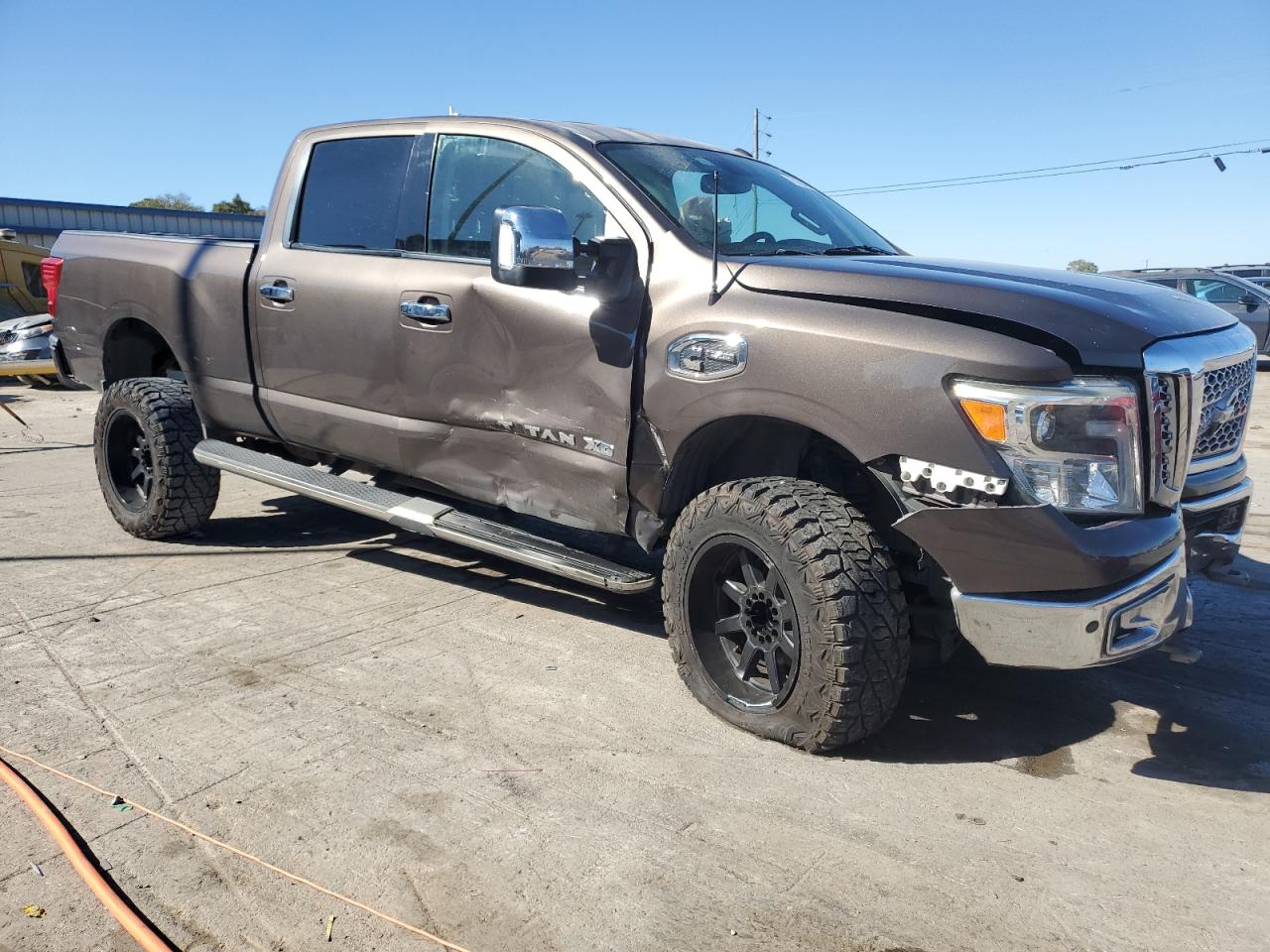 2017 Nissan Titan VIN 1N6BA1F27HN547900 Copart auction photo, front end / side damage thumbnail 4