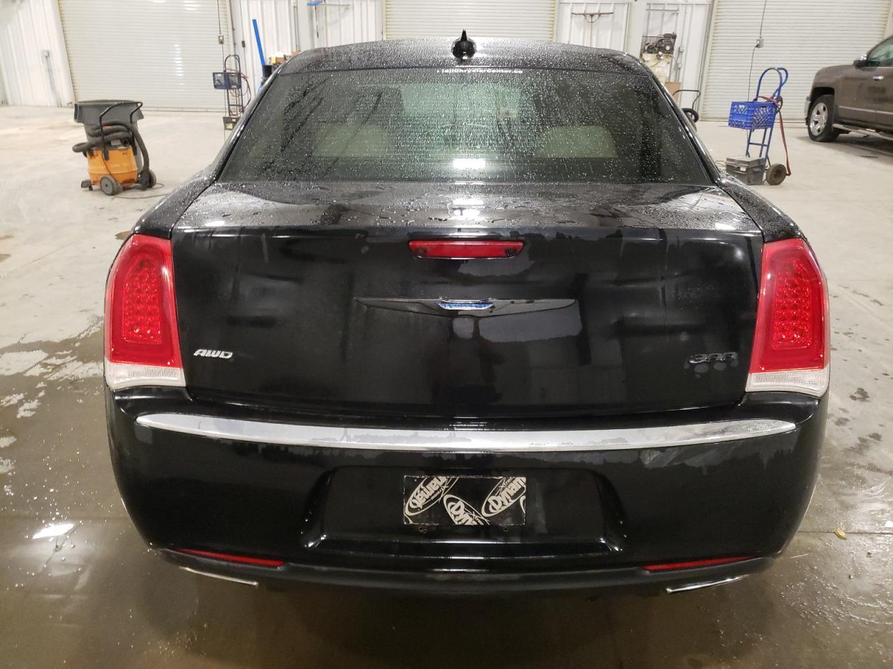 2018 Chrysler 300 VIN 2C3CCAKGXJH160201 Copart auction photo, front end / side damage thumbnail 6