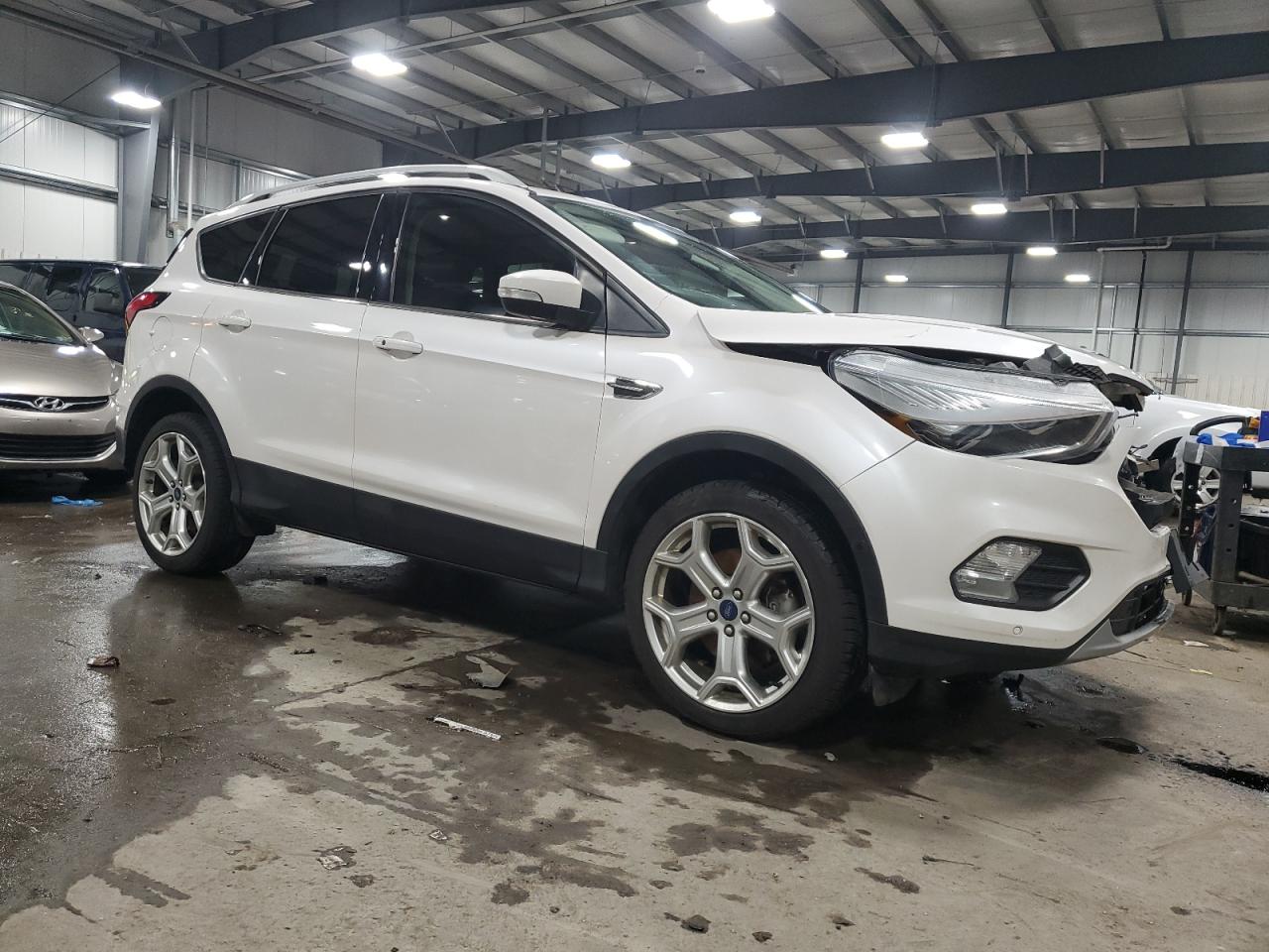 2019 Ford Escape VIN 1FMCU9J91KUA35365 Copart auction photo, front end damage thumbnail 4