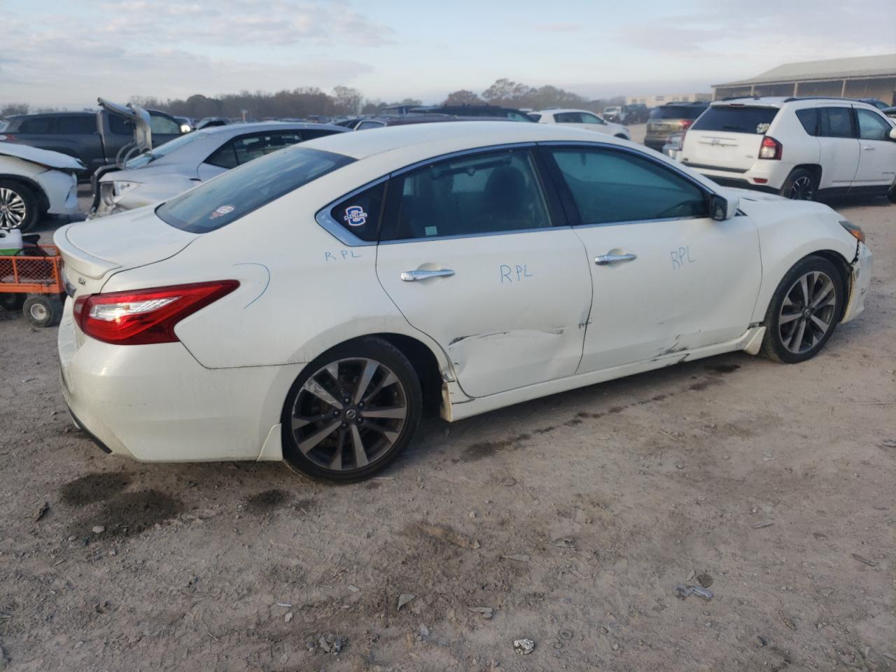 2016 Nissan Altima VIN 1N4AL3AP2GC164308 Copart auction photo, front end / side damage thumbnail 3