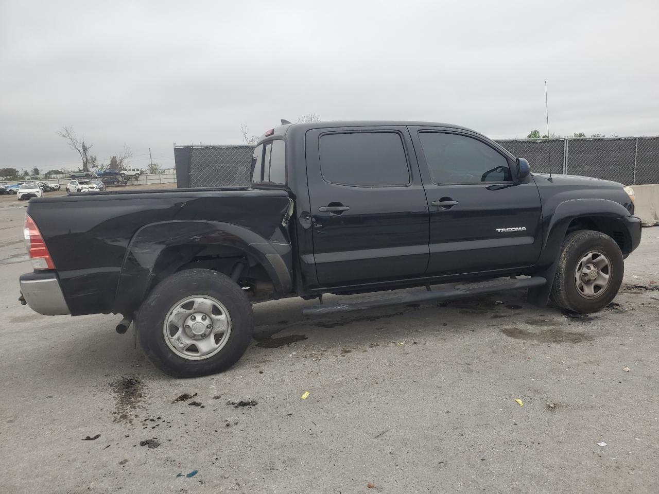 2015 Toyota Tacoma VIN 3TMJU4GN5FM192555 Copart auction photo, rear end / side damage thumbnail 3