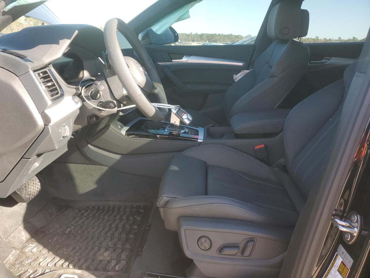 2024 Audi Q5 VIN WA1EAAFY2R2050674 Copart auction photo, side / minor dent/scratches damage thumbnail 7