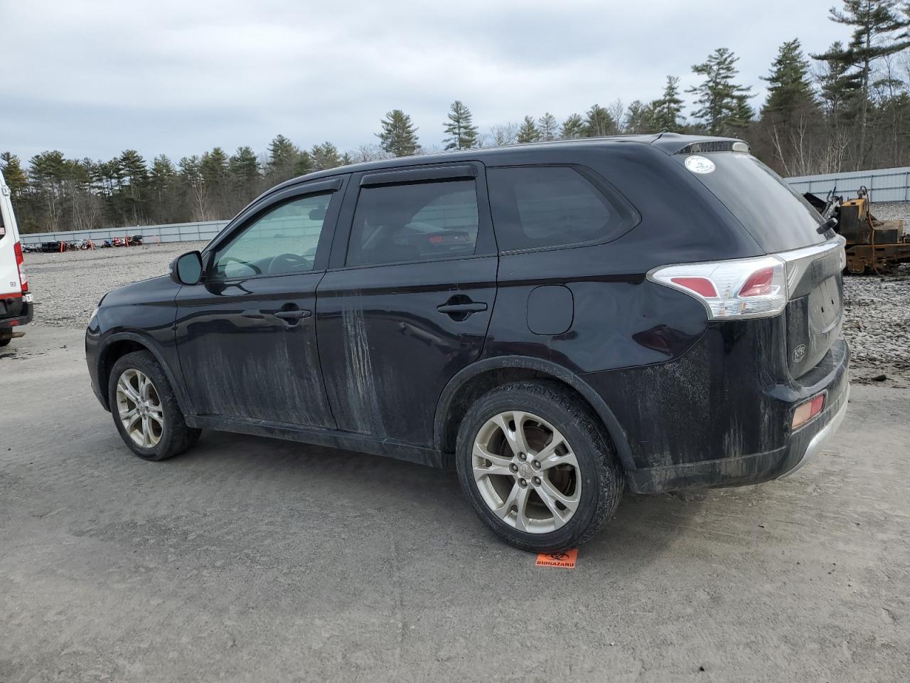 2015 Mitsubishi Outlander VIN JA4AZ3A35FZ011935 Copart auction photo, front end / side damage thumbnail 2