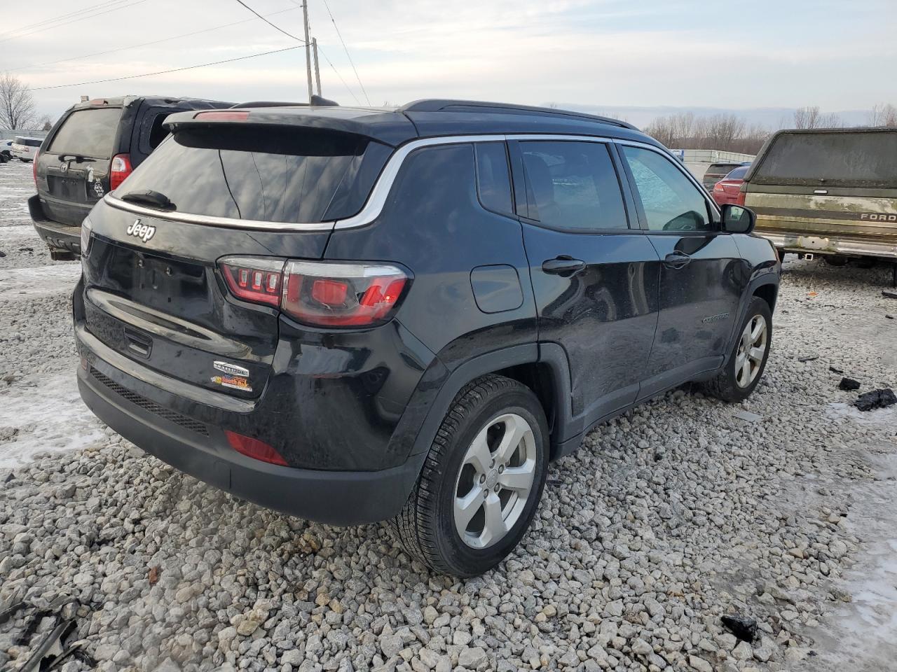 2019 Jeep Compass VIN 3C4NJCBB5KT815013 Copart auction photo, front end damage thumbnail 3