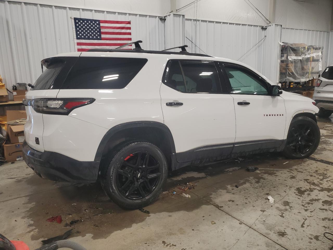 2020 Chevrolet Traverse VIN 1GNEVKKW3LJ237401 Copart auction photo, side / front end damage thumbnail 3