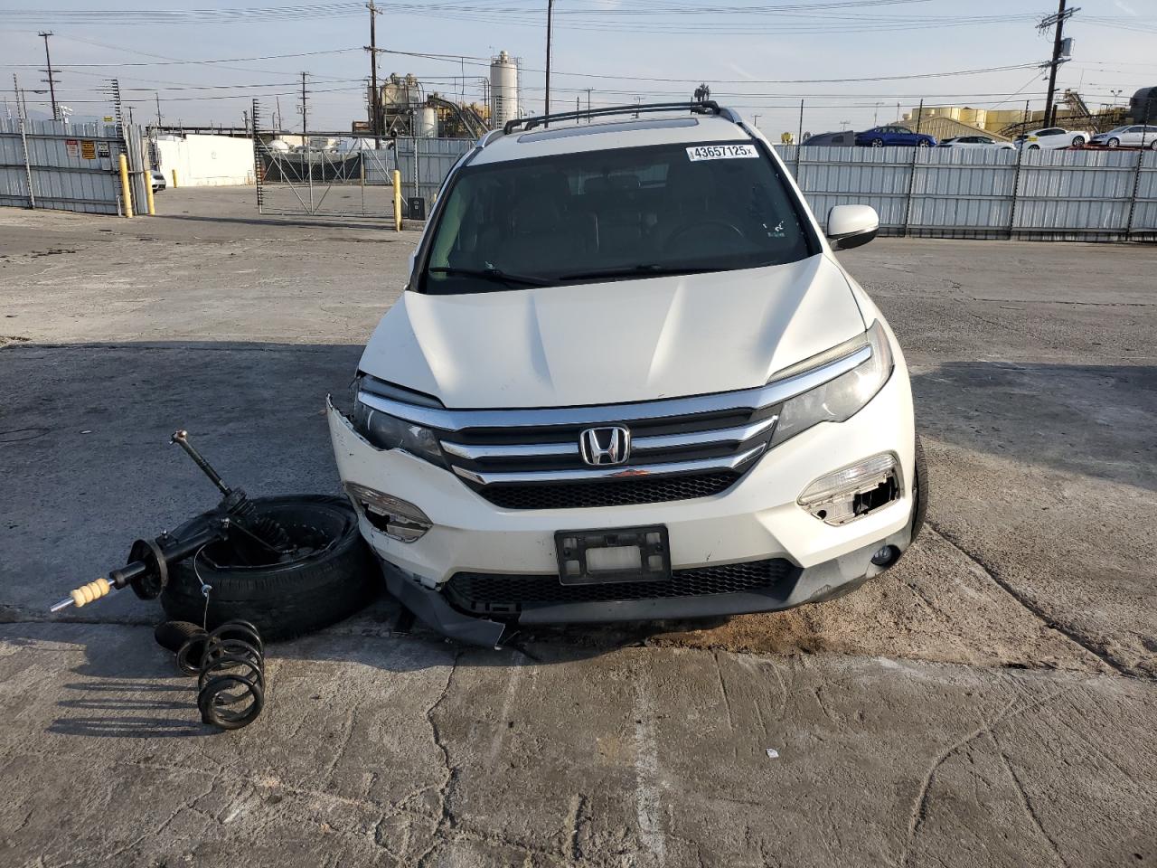 2017 Honda Pilot VIN 5FNYF5H50HB021152 Copart auction photo, all over damage thumbnail 5