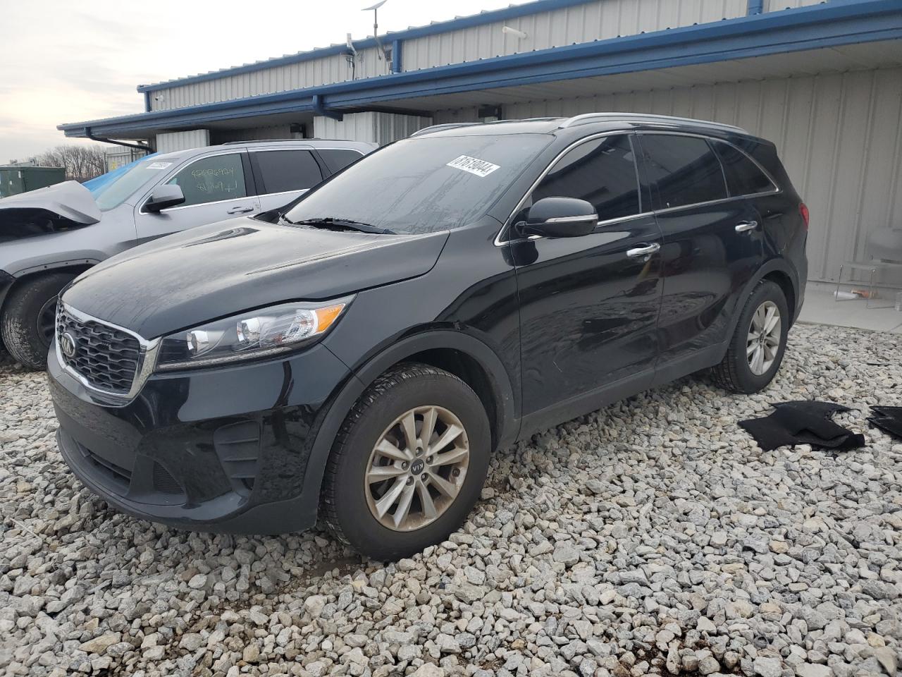 2019 KIA Sorento VIN 5XYPG4A33KG563728