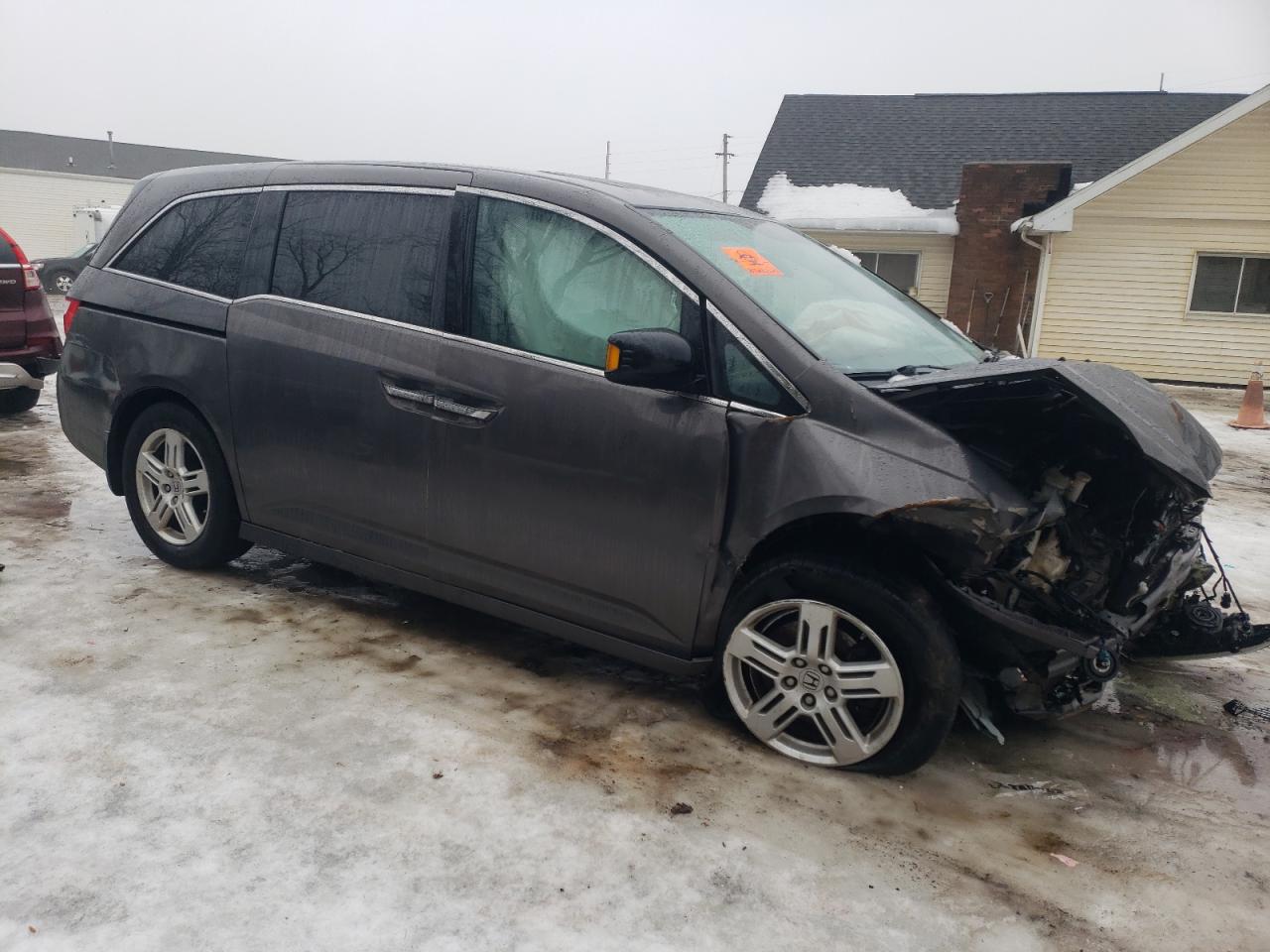 2013 Honda Odyssey VIN 5FNRL5H90DB011568 Copart auction photo, front end / side damage thumbnail 4