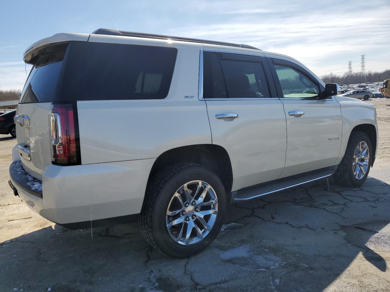 2015 GMC Yukon VIN 1GKS1BKC8FR736833 Copart auction photo, front end damage thumbnail 3