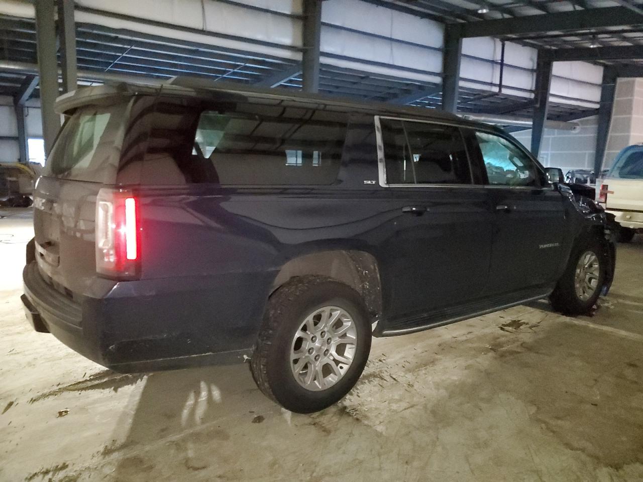 2018 GMC Yukon VIN 1GKS2GKC9JR109139 Copart auction photo, front end / top/roof damage thumbnail 3
