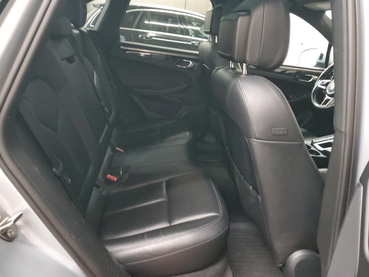 2016 Porsche Macan VIN WP1AB2A5XGLB45848 Copart auction photo, minor dent/scratches damage thumbnail 11