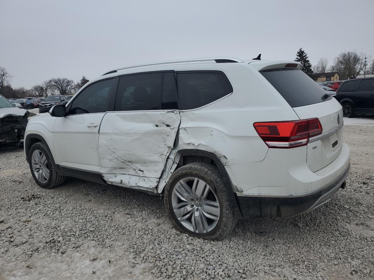 2019 Volkswagen Atlas VIN 1V2MR2CA5KC527457 Copart auction photo, side / rear end damage thumbnail 2