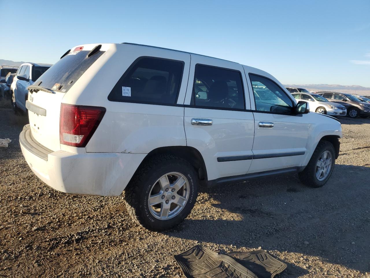 2007 Jeep Grand Cherokee VIN 1J8GR48K97C675817 Copart auction photo, all over damage thumbnail 3