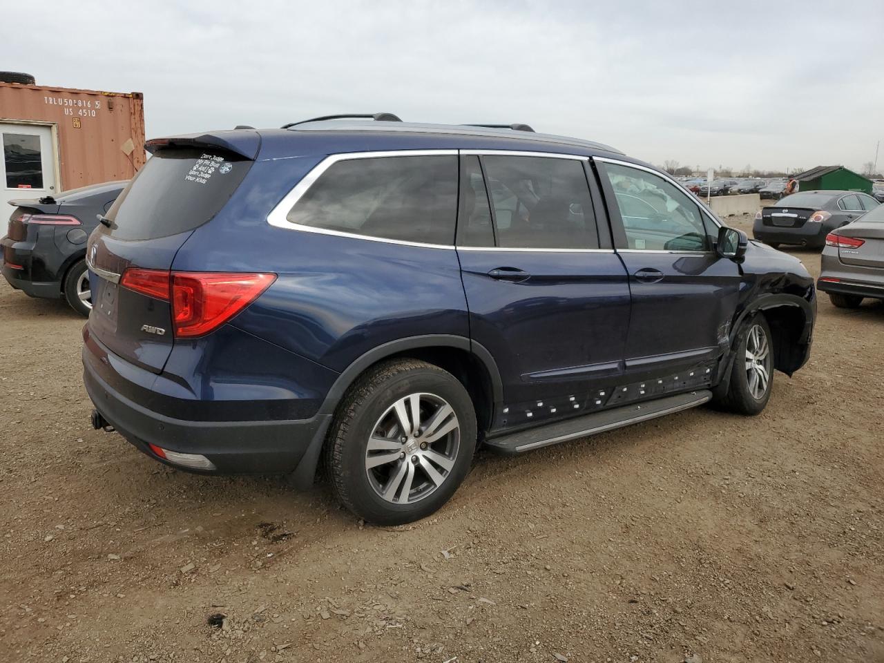 2017 Honda Pilot VIN 5FNYF6H59HB016456 Copart auction photo, side / front end damage thumbnail 3