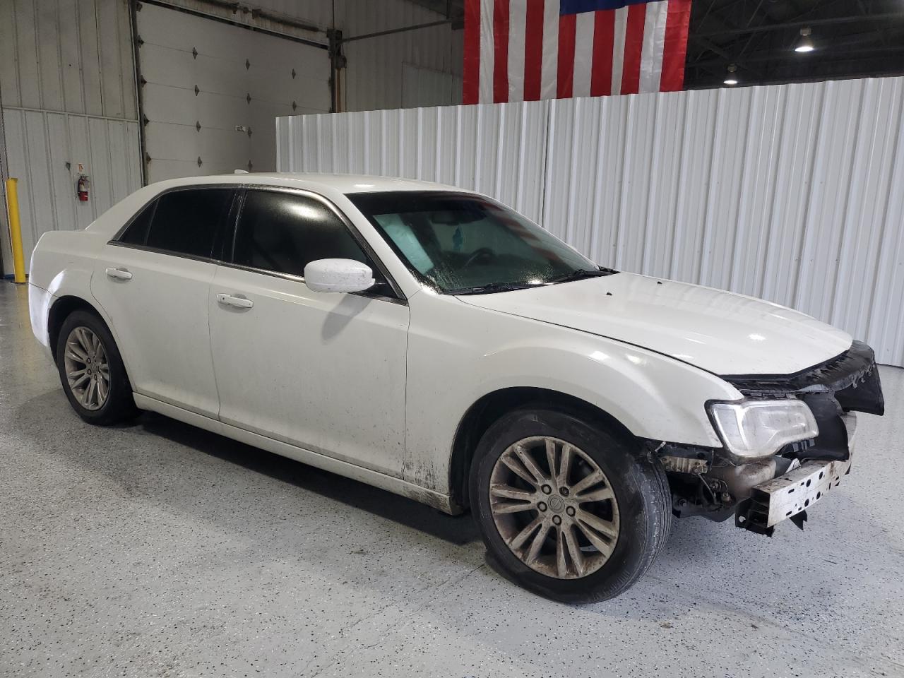 2017 Chrysler 300 VIN 2C3CCAAG1HH521780 Copart auction photo, front end / side damage thumbnail 4