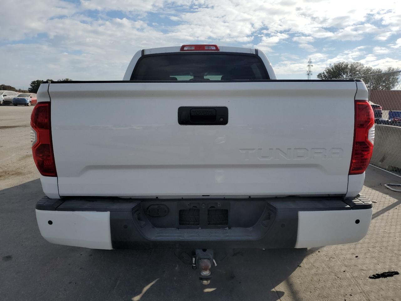 2014 Toyota Tundra VIN 5TFFY5F15EX164147 Copart auction photo, minor dent/scratches damage thumbnail 6