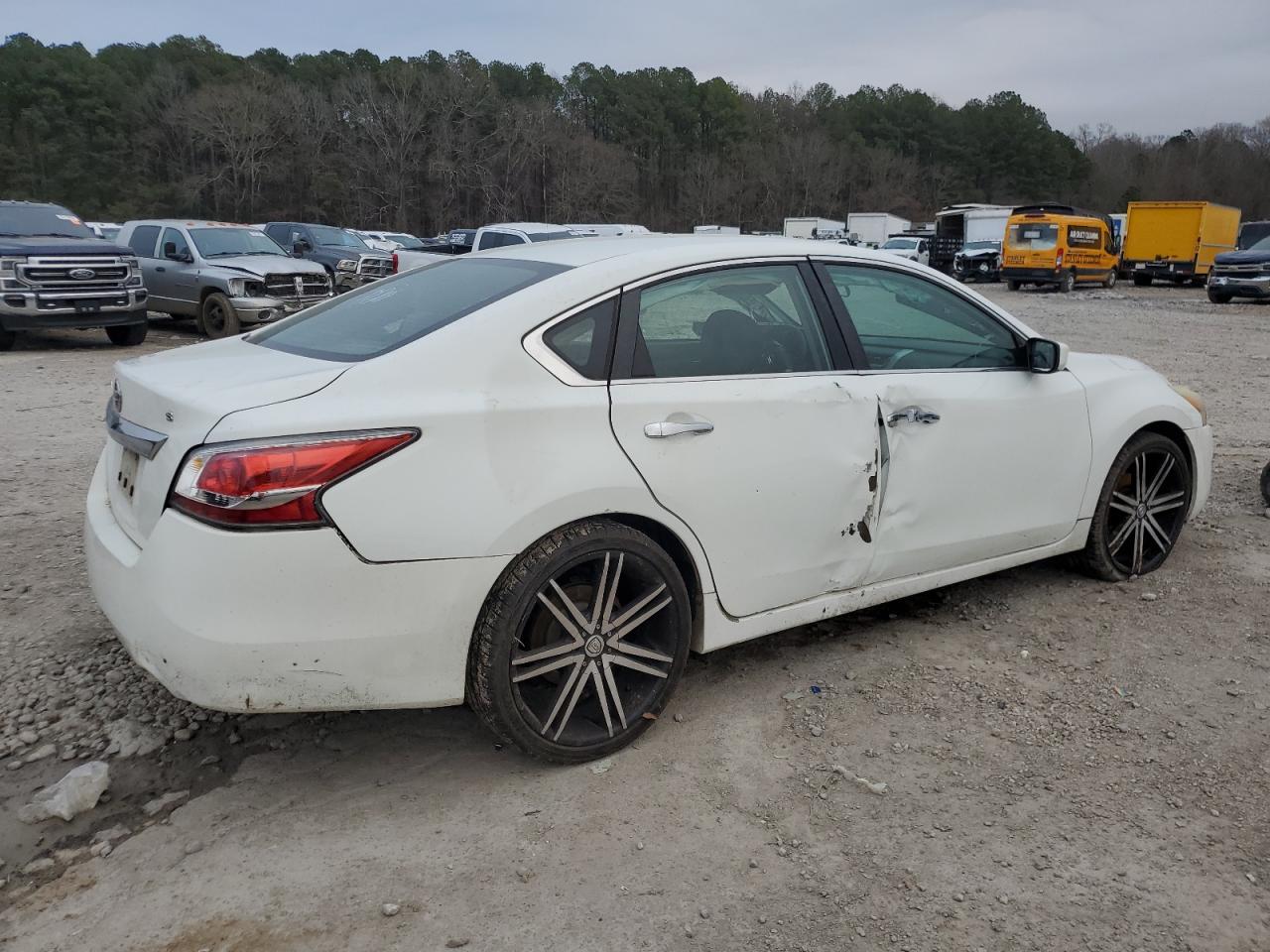 2015 Nissan Altima VIN 1N4AL3AP2FC285452 Copart auction photo, side damage thumbnail 3