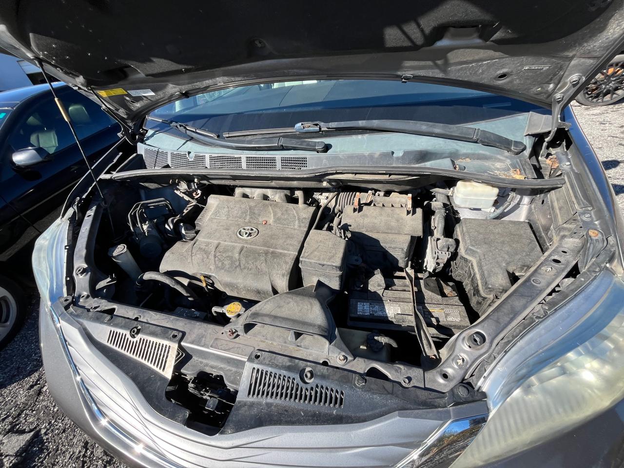 2011 Toyota Sienna VIN 5TDDK3DC4BS013285 Copart auction photo, front end / side damage thumbnail 7