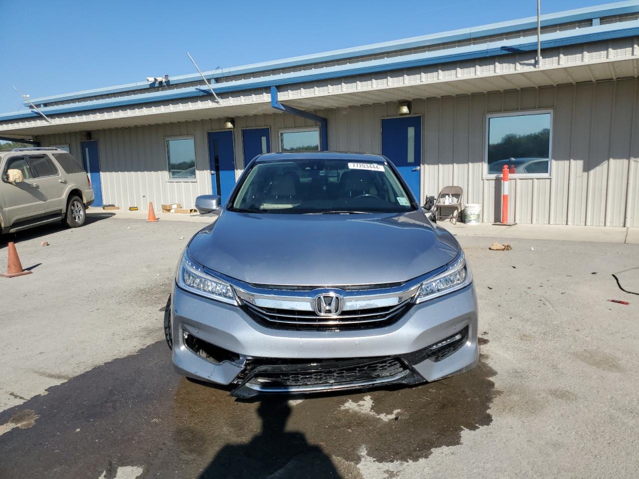 2017 Honda Accord VIN JHMCR6F71HC016694 Copart auction photo, side / rear end damage thumbnail 5