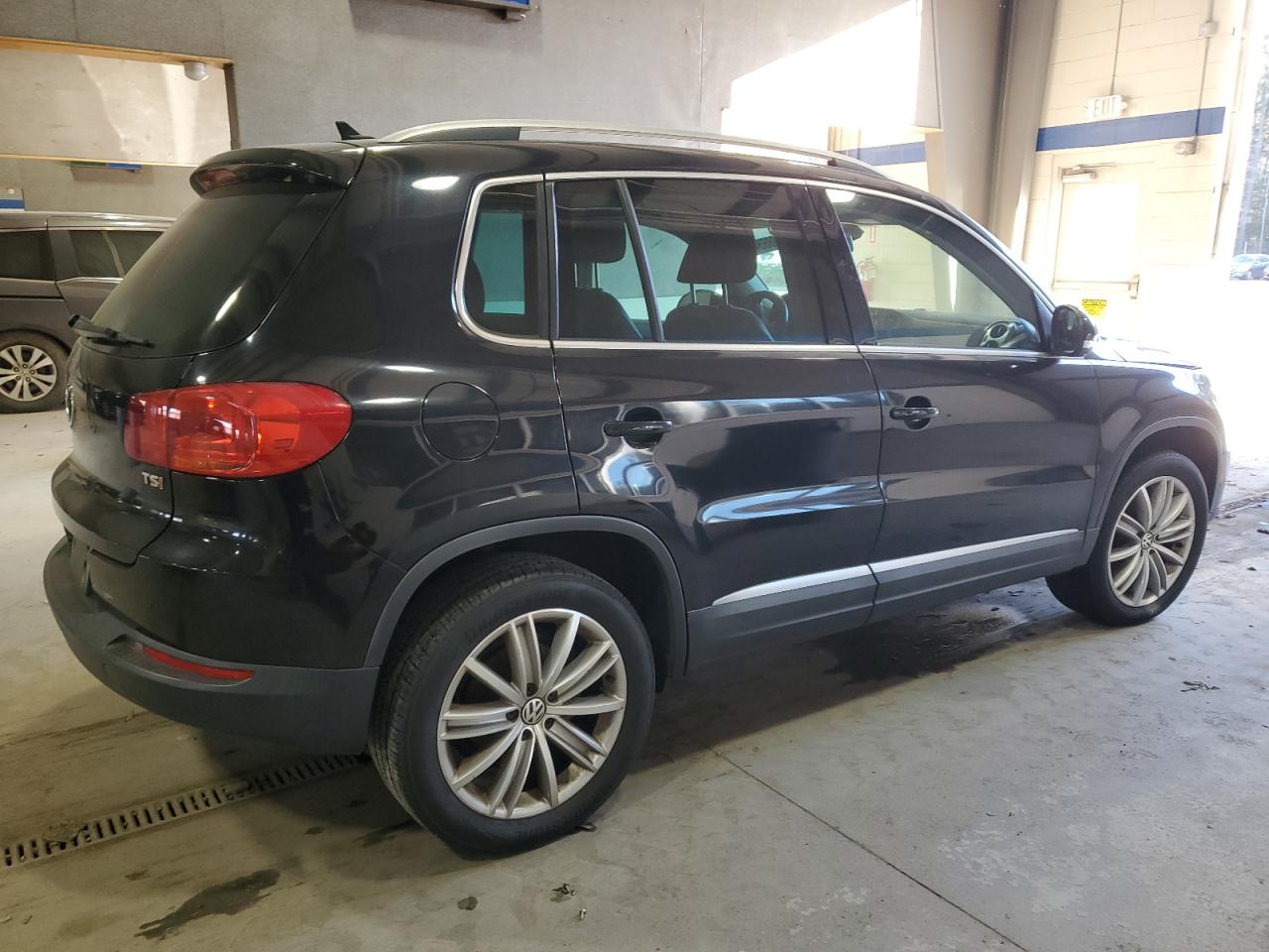 2016 Volkswagen Tiguan VIN WVGAV7AX4GW533871 Copart auction photo, water/flood damage thumbnail 3